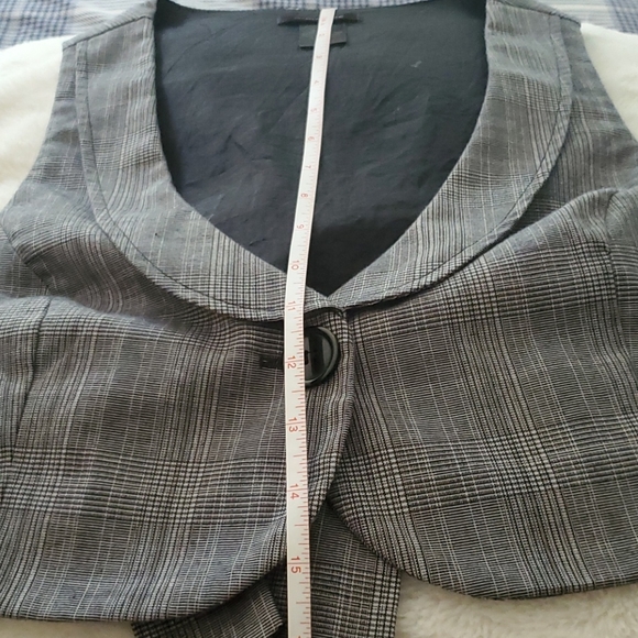 Cropped vest - Picture 9 of 9